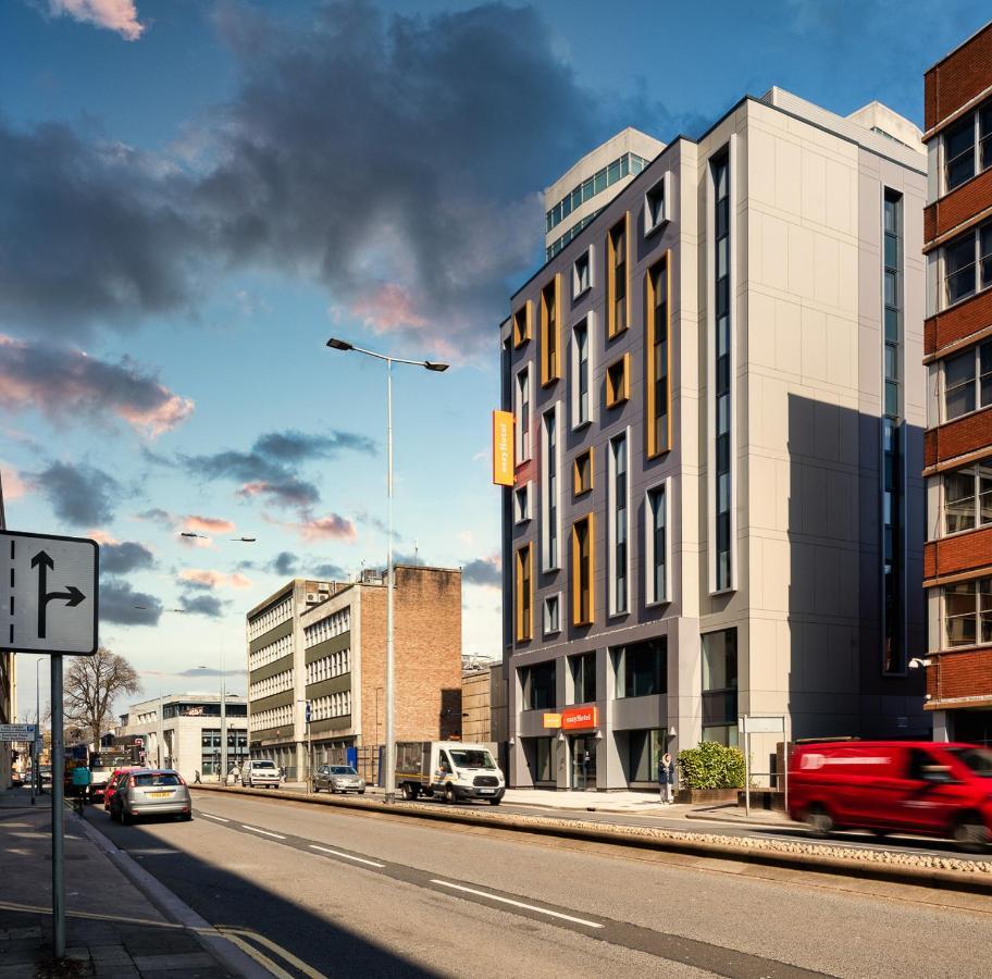 Easyhotel Cardiff Exterior foto